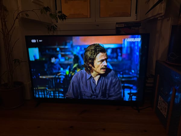 Série "O Americano" Realização Ivo Ferreira. Participação no episódio sétimo